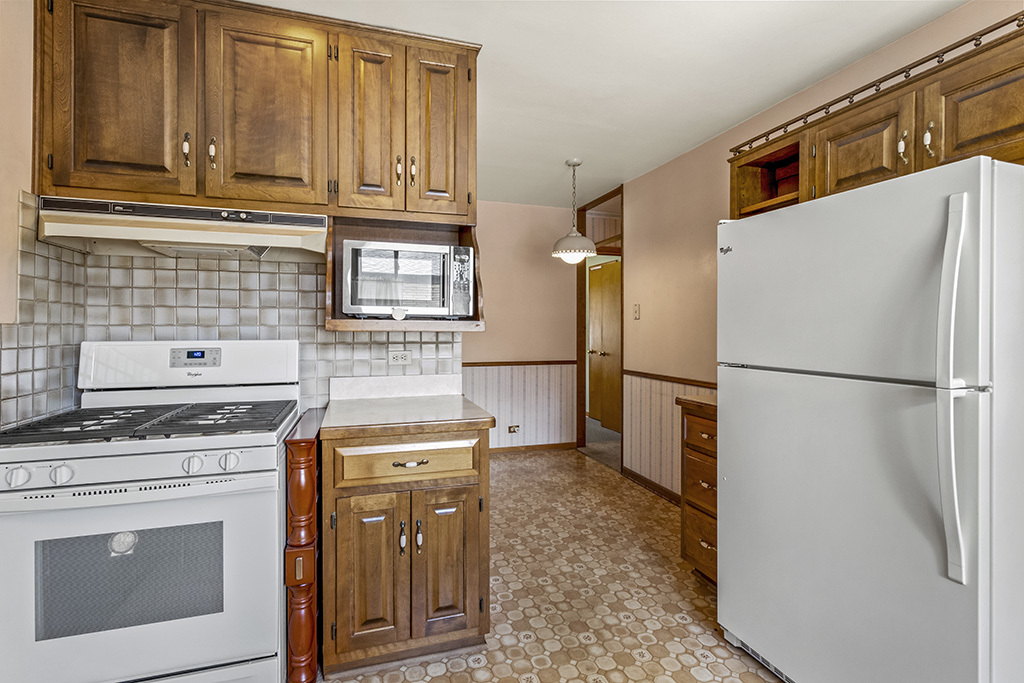 17223 69th Avenue, Tinley Park, IL 60477