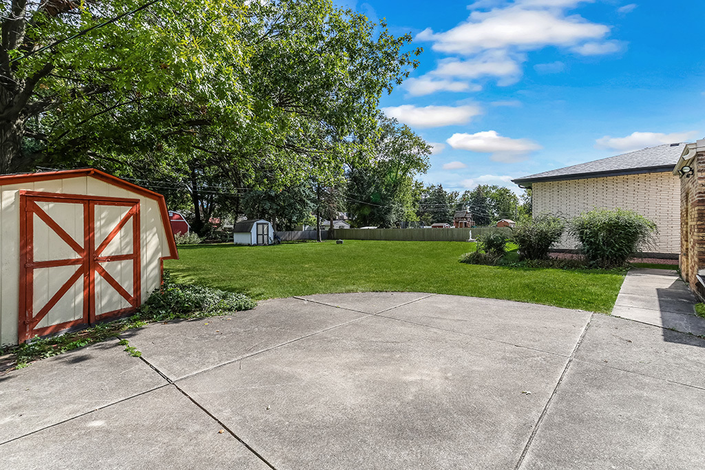 17223 69th Avenue, Tinley Park, IL 60477