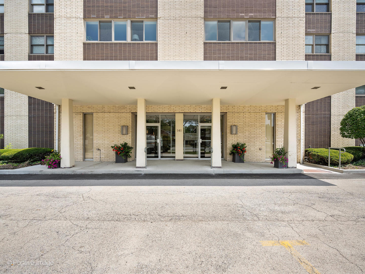 141 N La Grange Road #905, La Grange, IL 60525