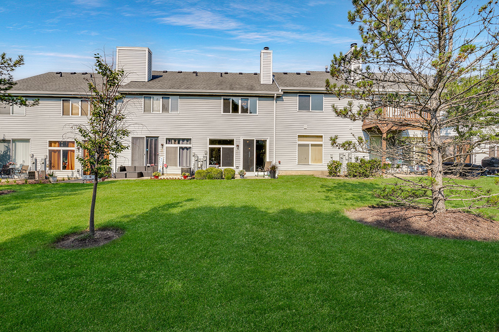 8156 Ripple Ridge Drive, Darien, IL 60561