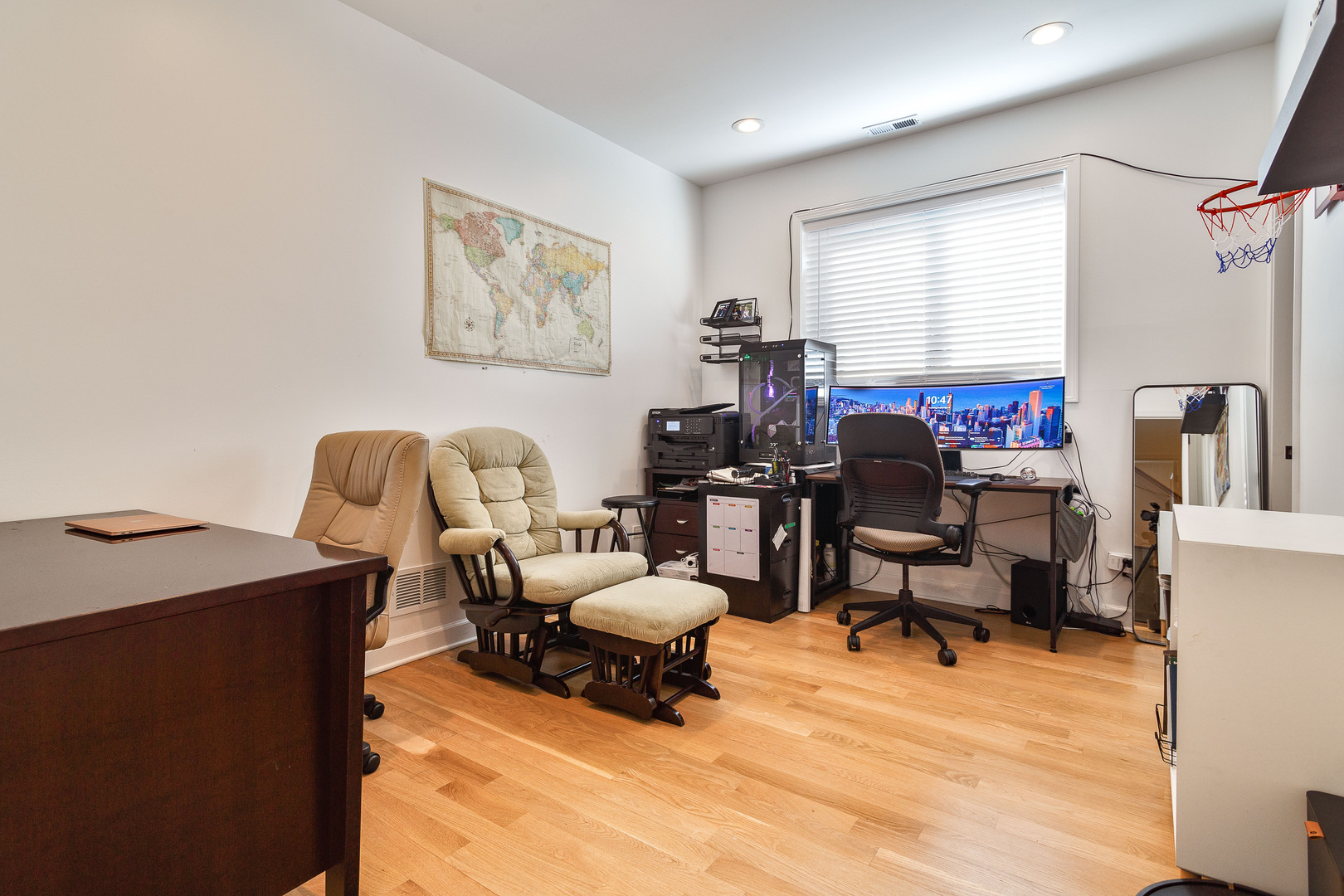 943 N Central Park Avenue, Chicago, IL 60651