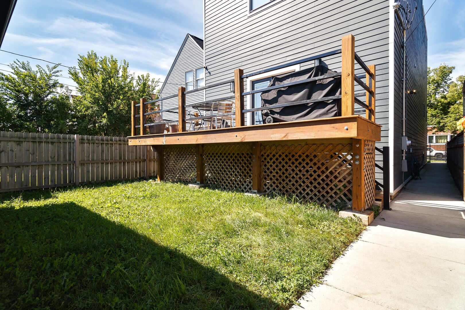 943 N Central Park Avenue, Chicago, IL 60651
