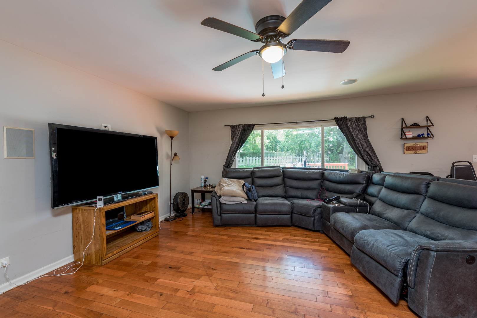 1810 THOMPSON Avenue, Zion, IL 60099