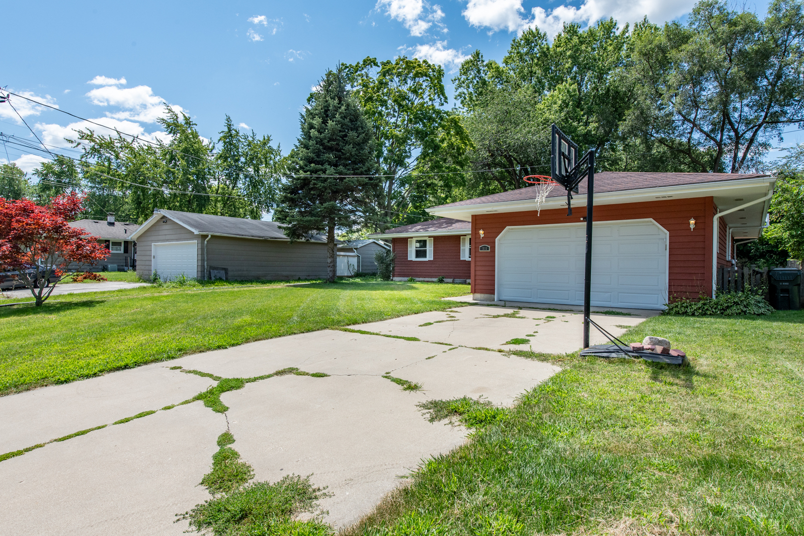 1810 THOMPSON Avenue, Zion, IL 60099