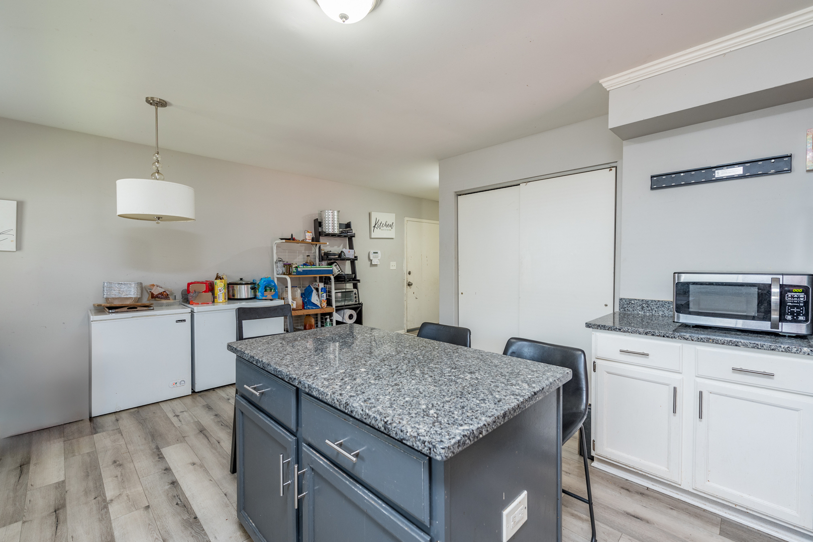 1810 THOMPSON Avenue, Zion, IL 60099