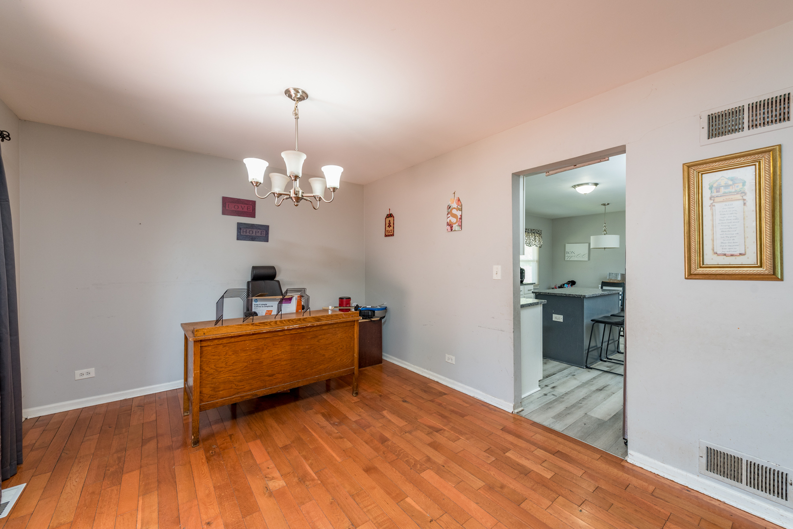 1810 THOMPSON Avenue, Zion, IL 60099