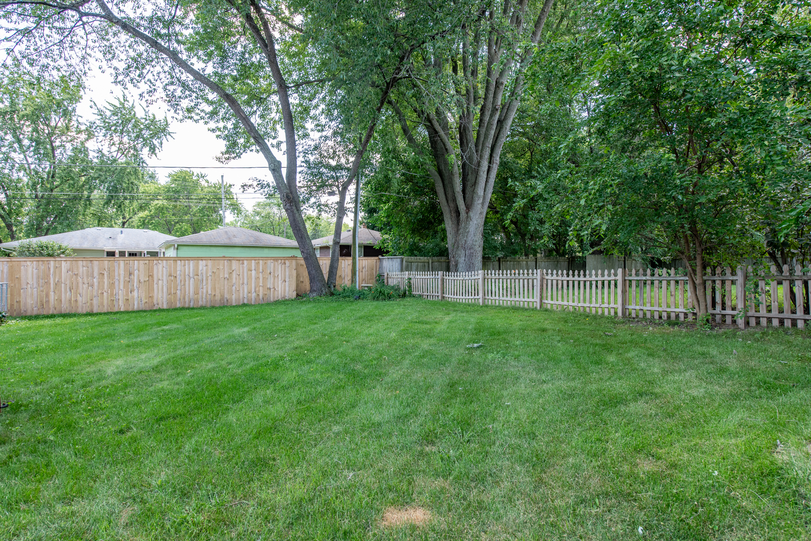 1810 THOMPSON Avenue, Zion, IL 60099
