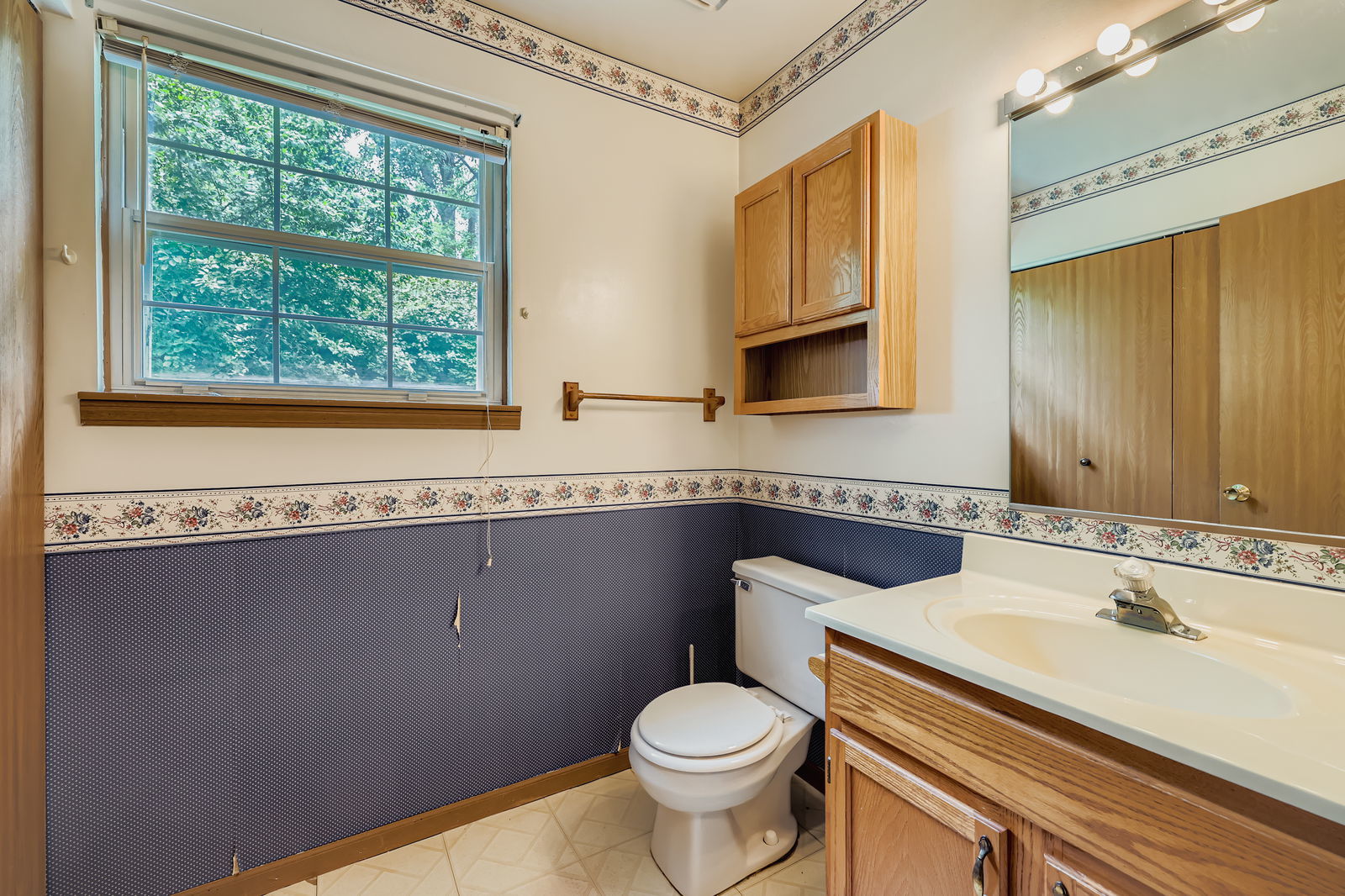 505 Newbury Drive, Island Lake, IL 60042