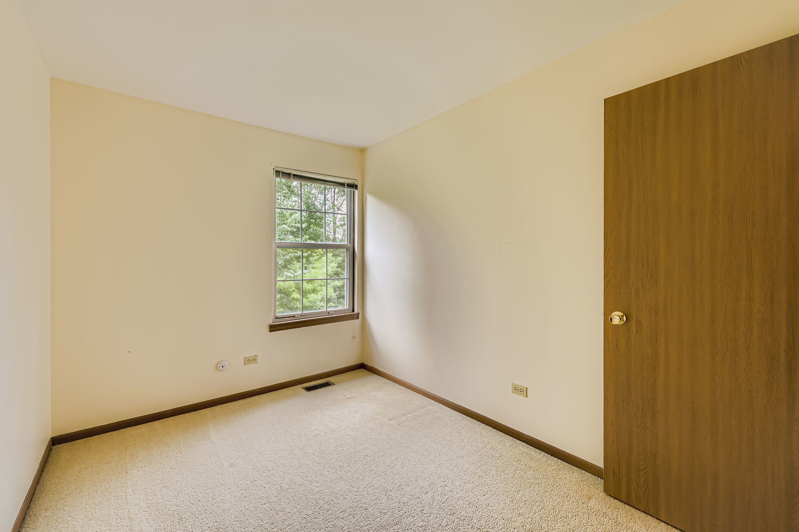 505 Newbury Drive, Island Lake, IL 60042