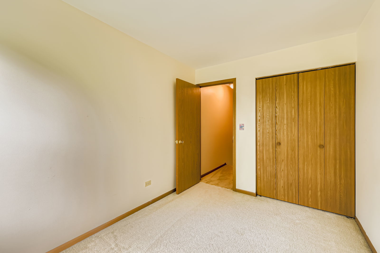 505 Newbury Drive, Island Lake, IL 60042