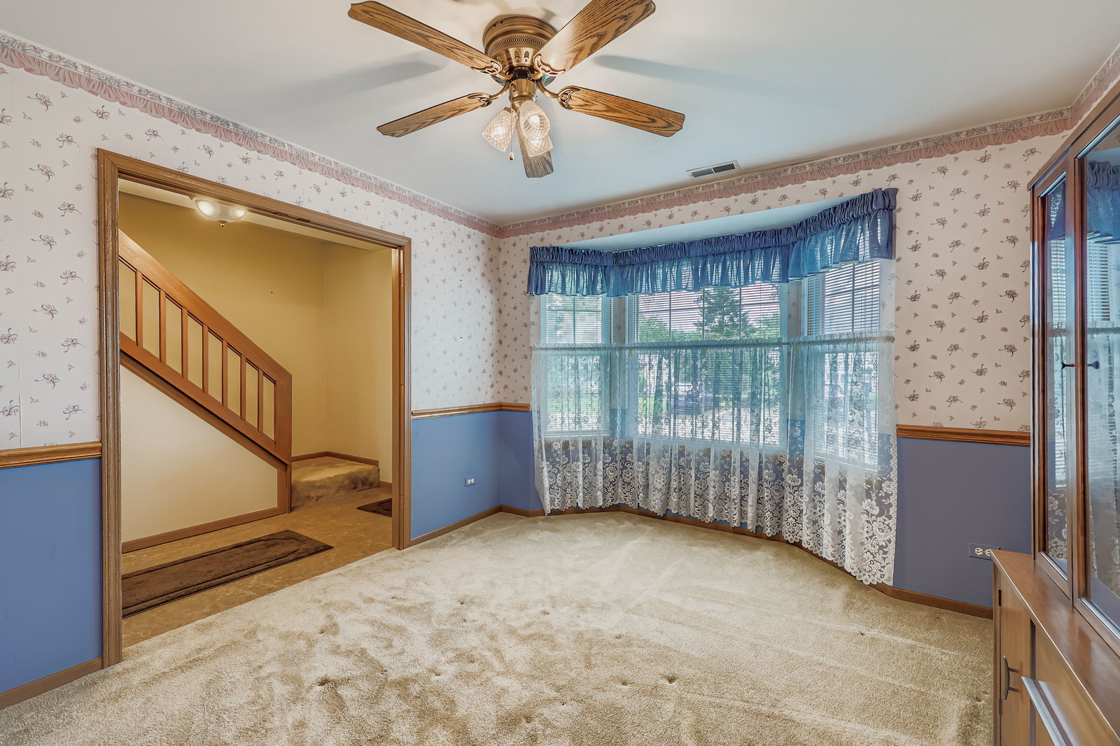 505 Newbury Drive, Island Lake, IL 60042