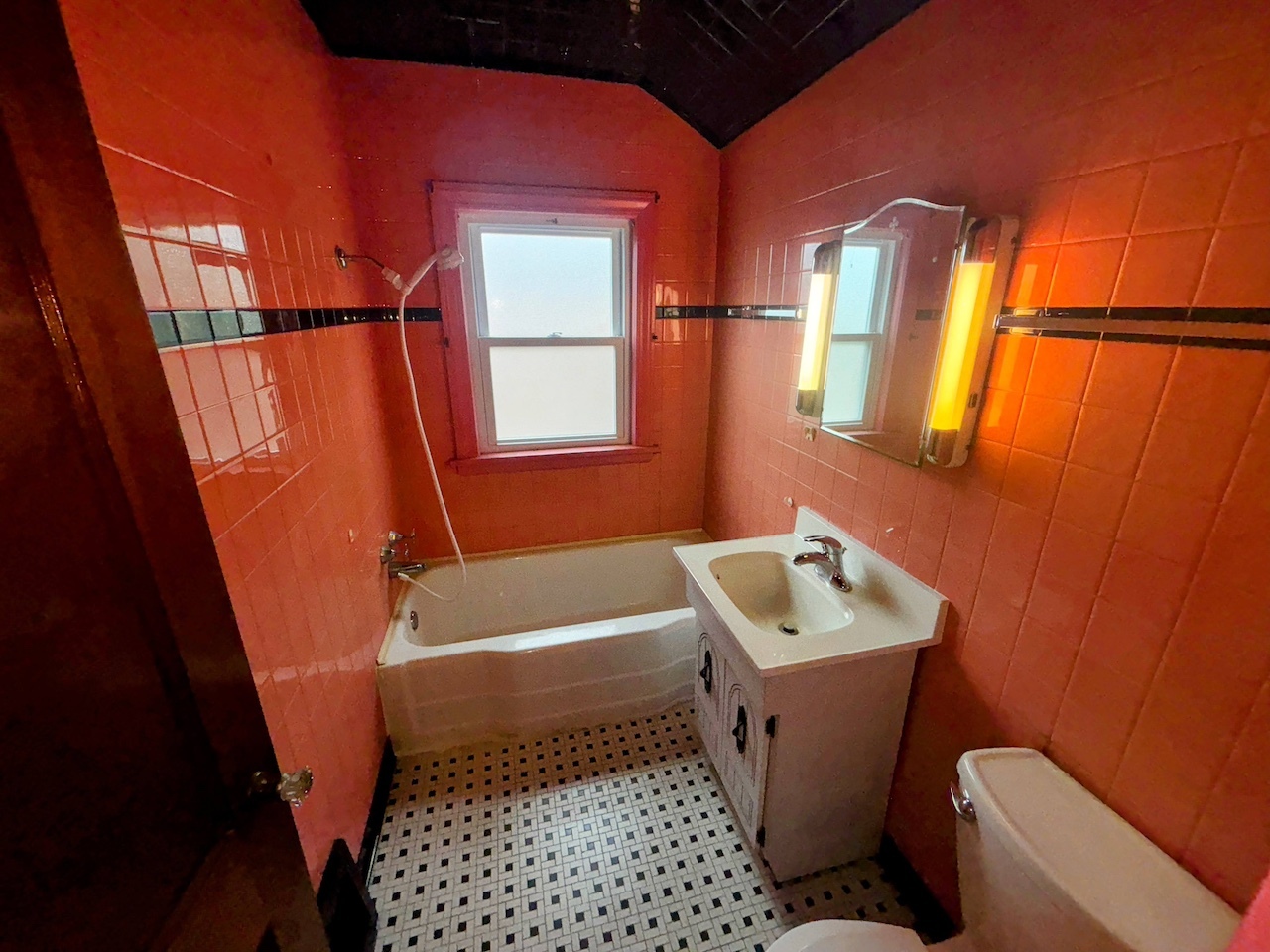 16319 Emerald Avenue, Harvey, IL 60426