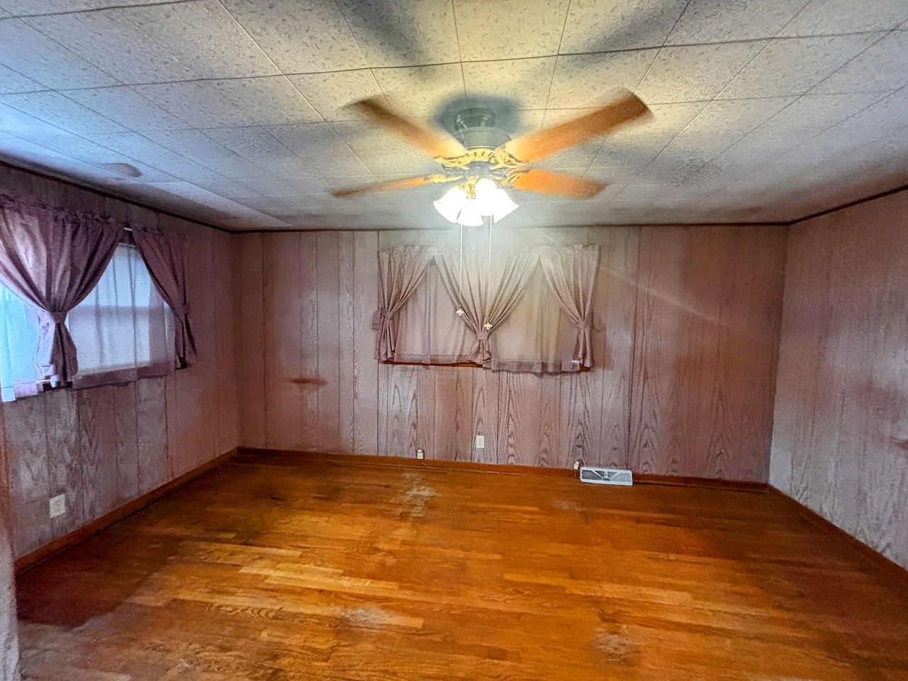 16319 Emerald Avenue, Harvey, IL 60426