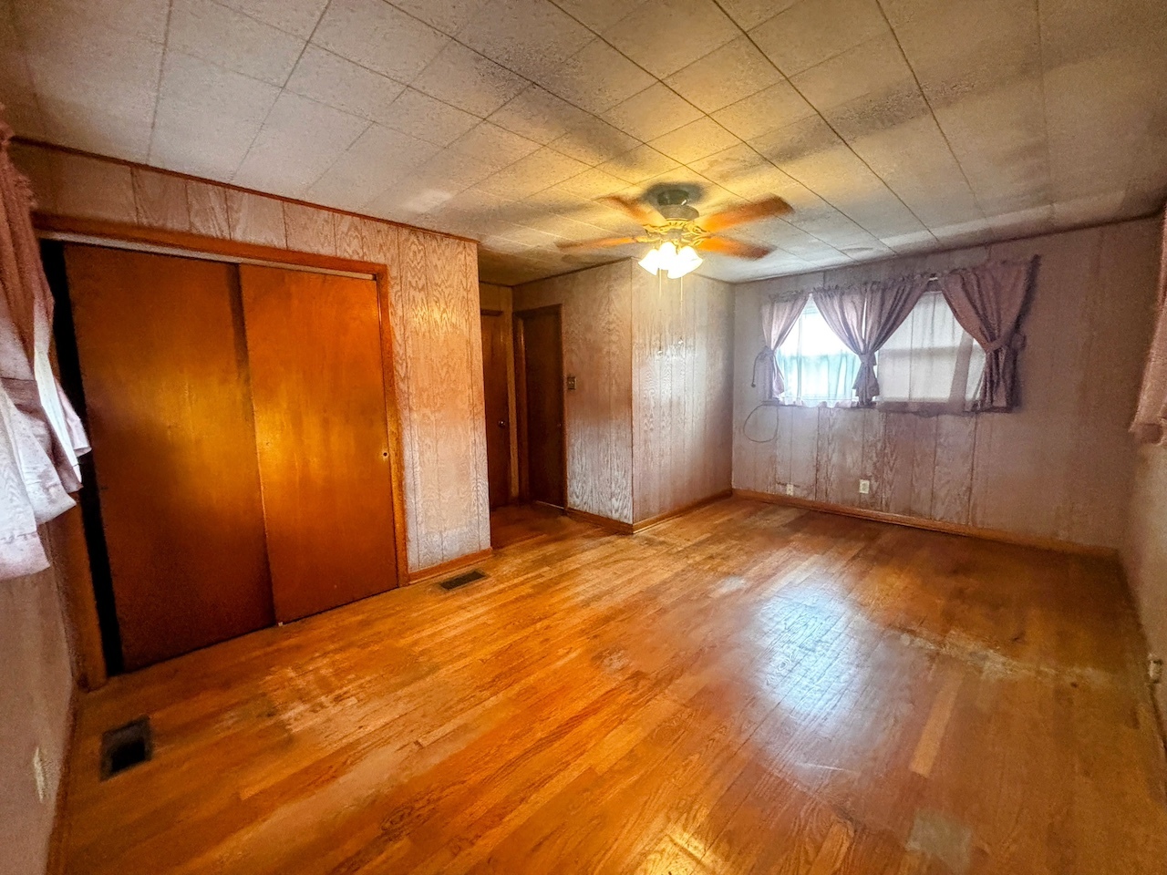 16319 Emerald Avenue, Harvey, IL 60426