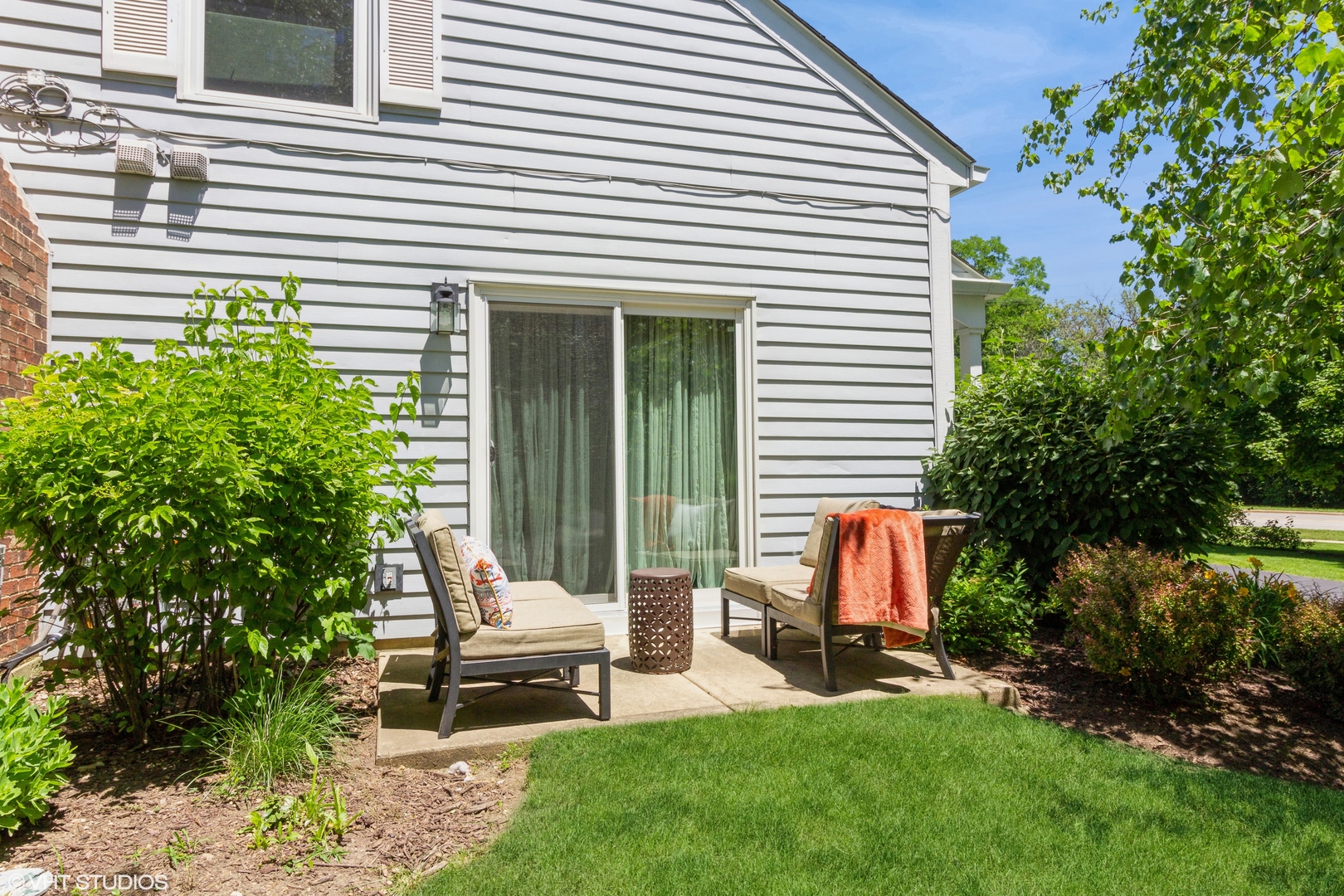 1401 Queensgreen Circle, Naperville, IL 60563