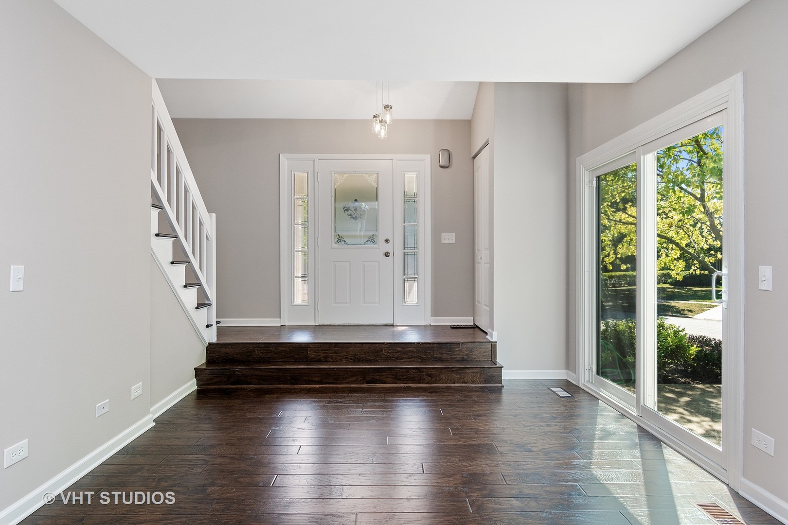 1401 Queensgreen Circle, Naperville, IL 60563