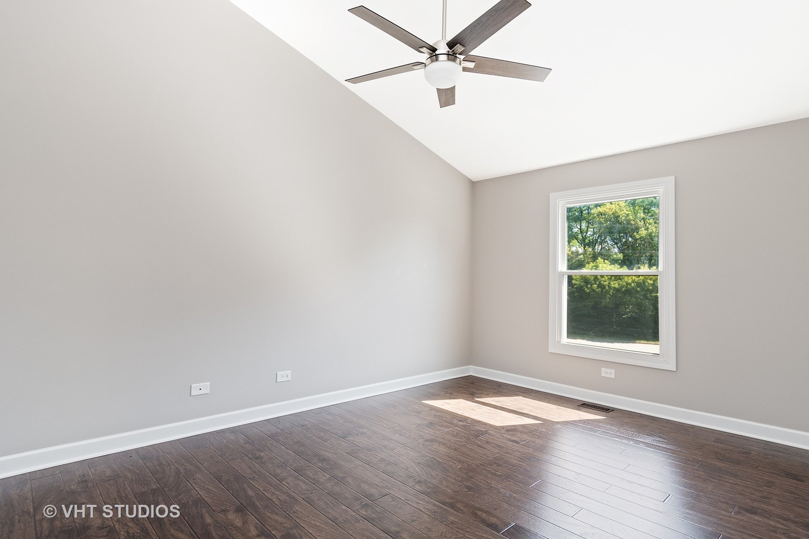 1401 Queensgreen Circle, Naperville, IL 60563