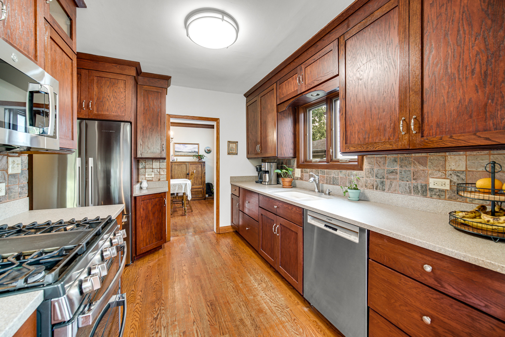 856 Margret Street, Des Plaines, IL 60016