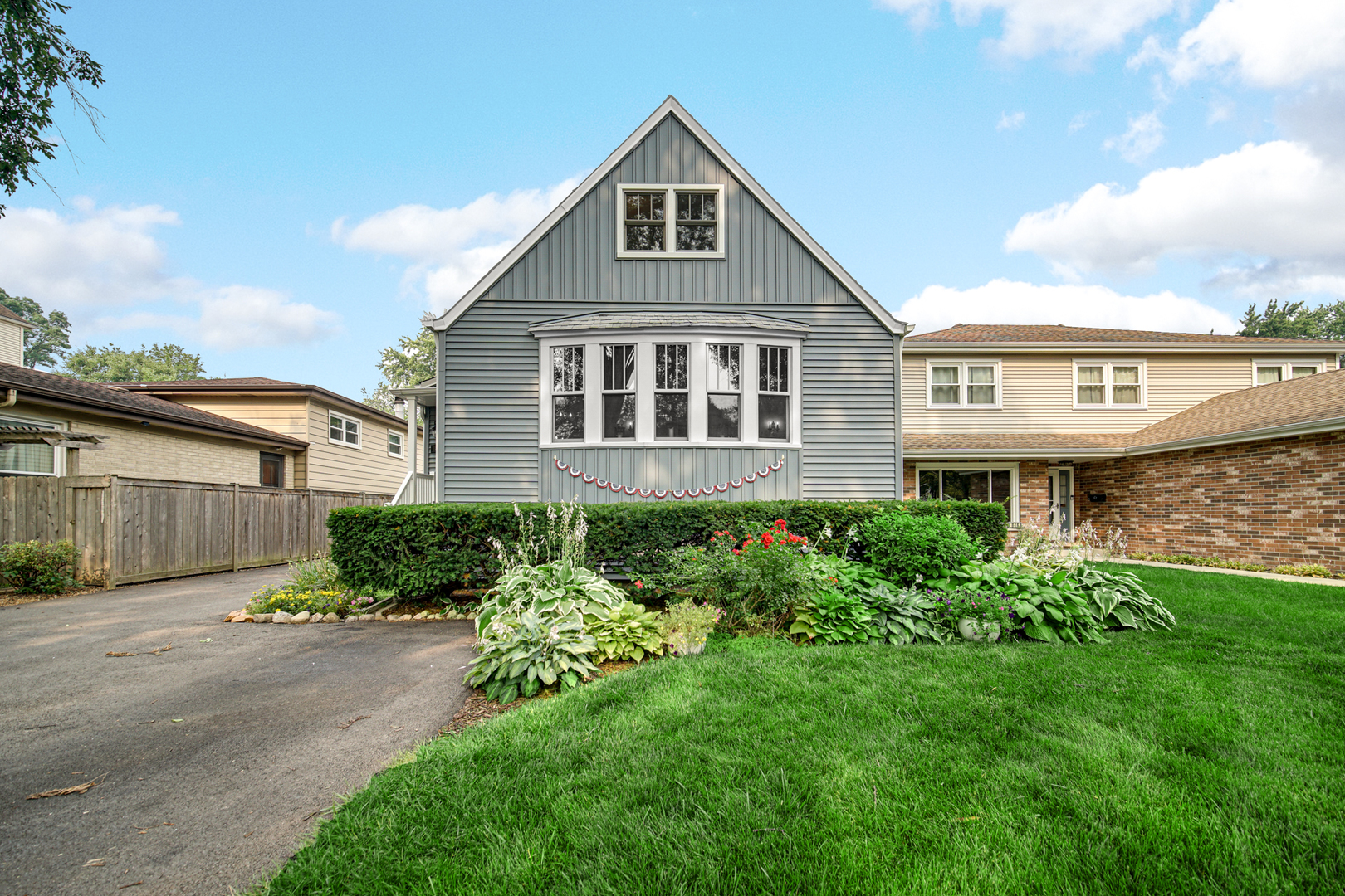 856 Margret Street, Des Plaines, IL 60016