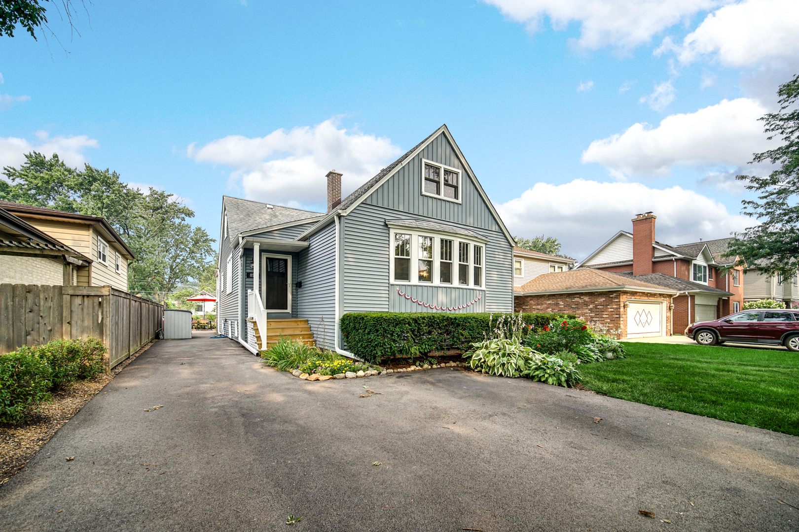856 Margret Street, Des Plaines, IL 60016