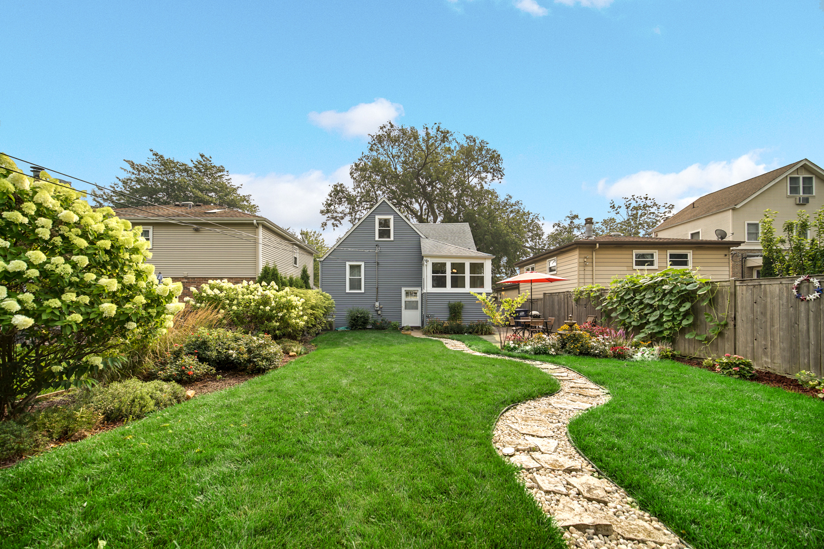856 Margret Street, Des Plaines, IL 60016