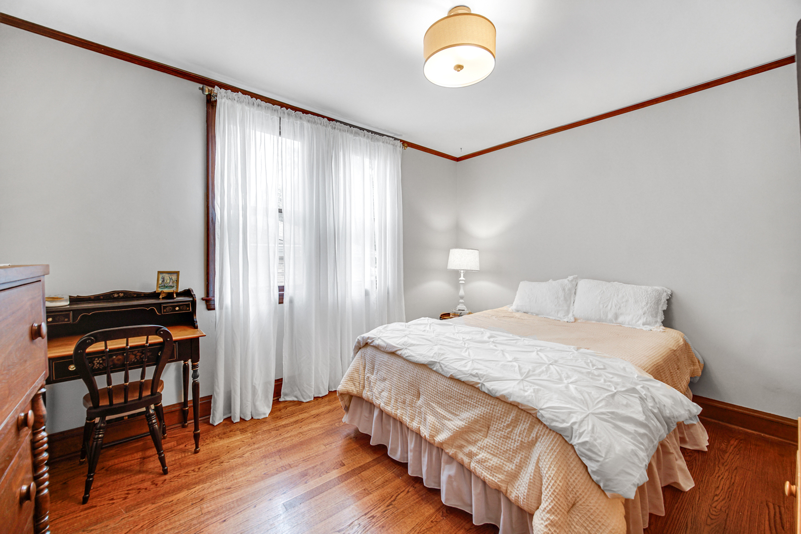 856 Margret Street, Des Plaines, IL 60016