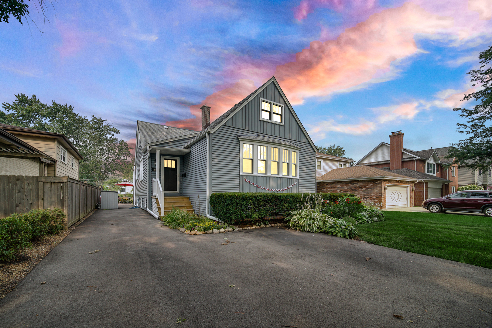 856 Margret Street, Des Plaines, IL 60016
