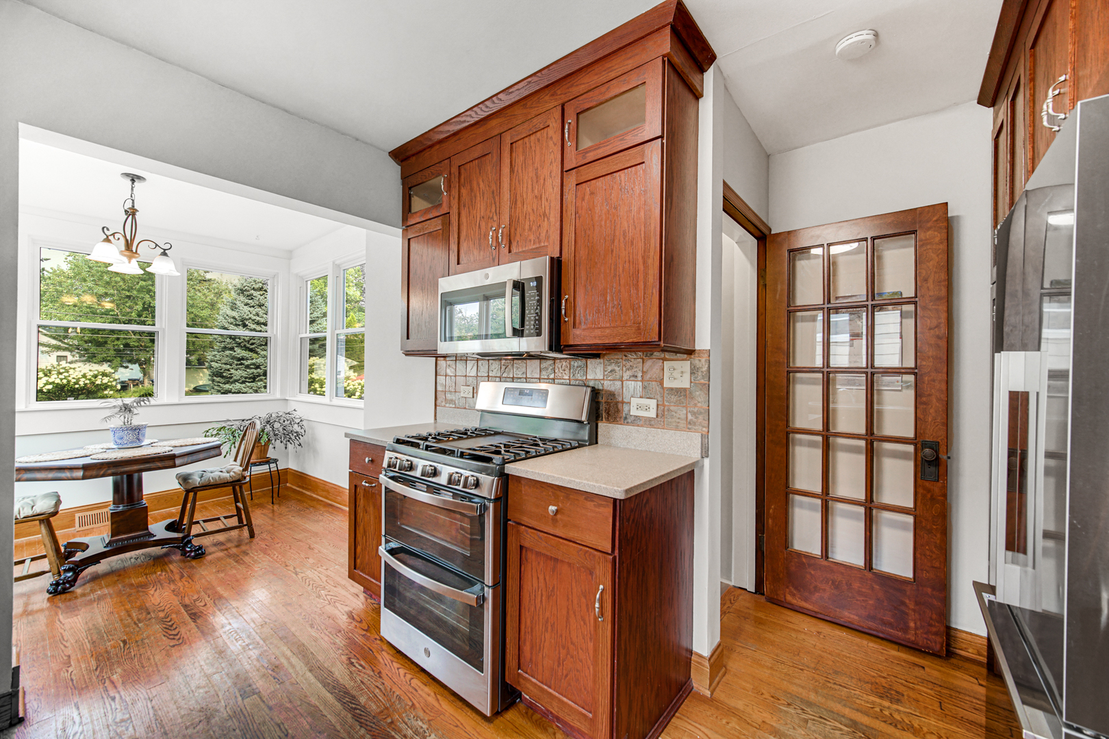 856 Margret Street, Des Plaines, IL 60016
