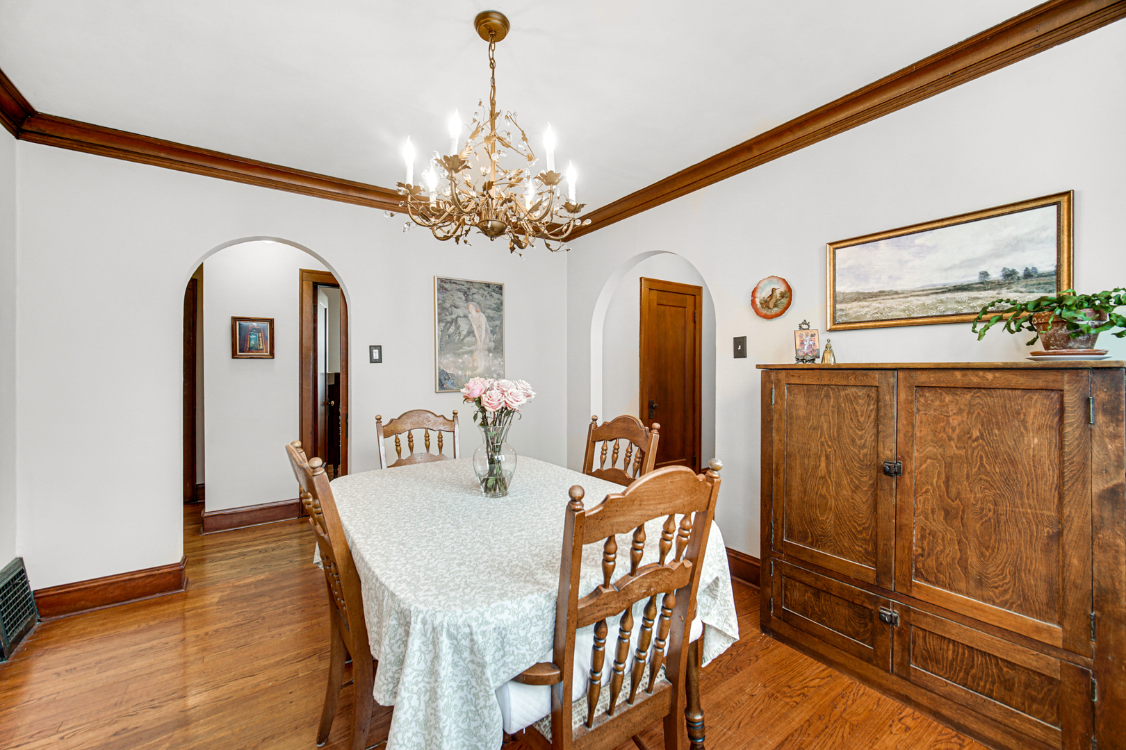 856 Margret Street, Des Plaines, IL 60016