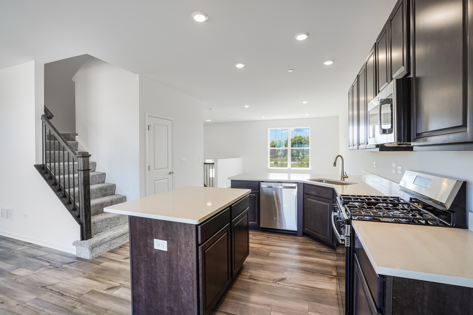 103 Harvest Lane, West Dundee, IL 60118