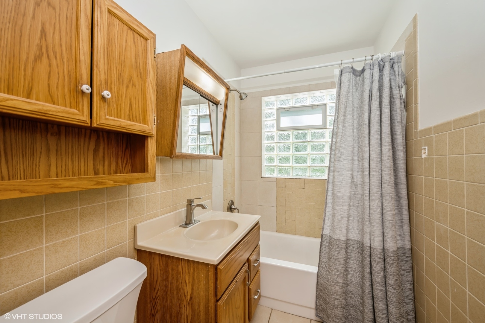 947 Ridgeland Avenue, Mundelein, IL 60060