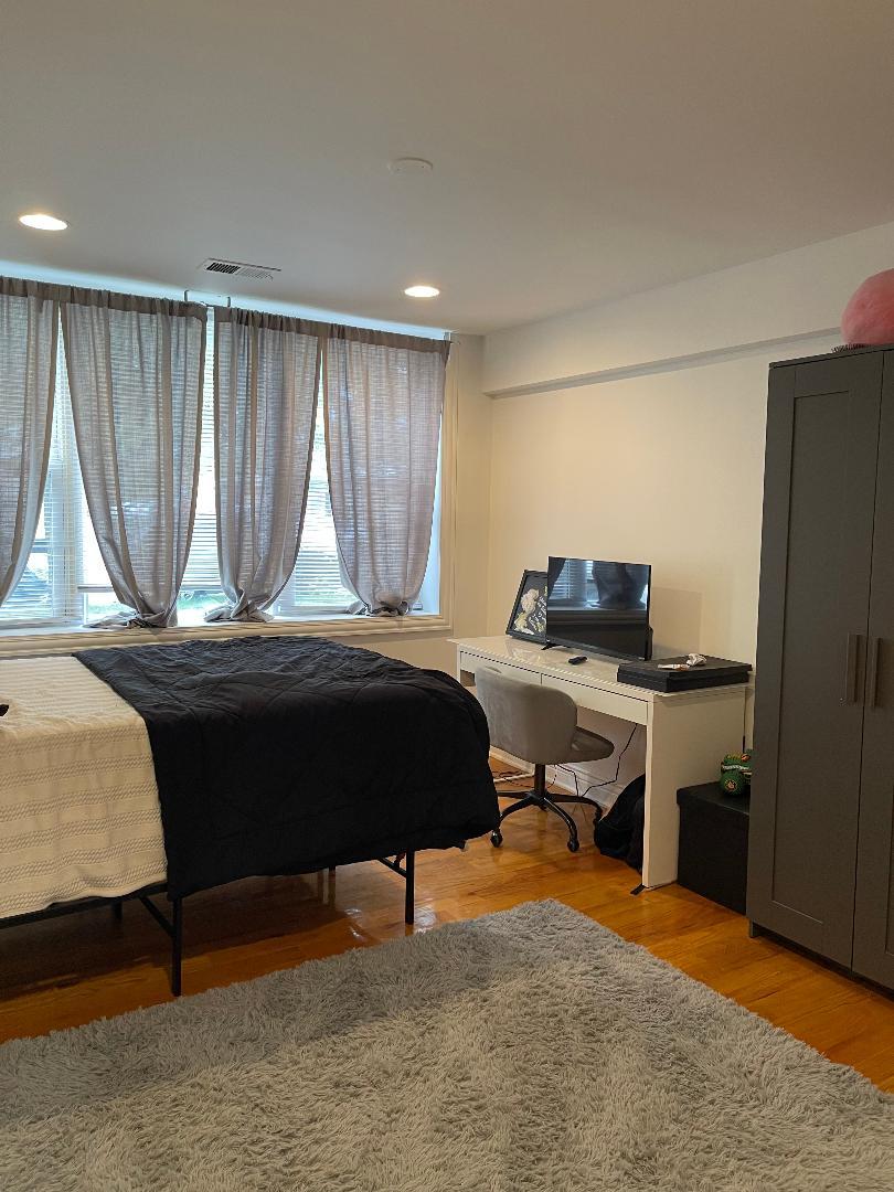 2501 W Touhy Avenue #102, Chicago, IL 60645