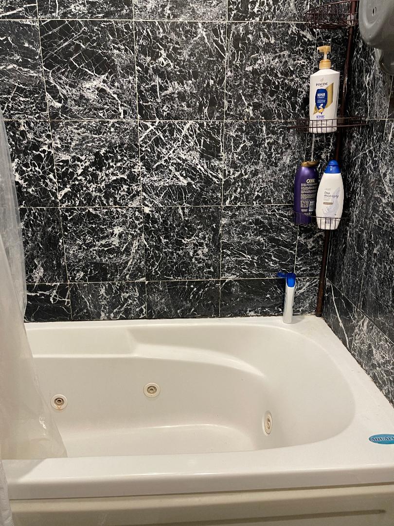 2501 W Touhy Avenue #102, Chicago, IL 60645