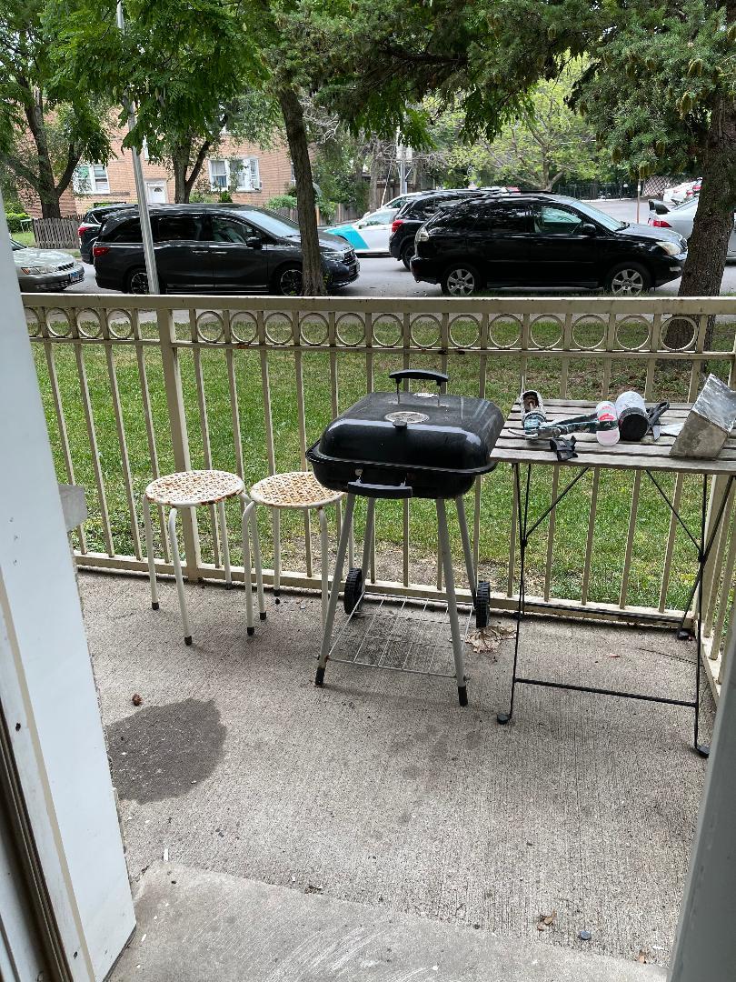 2501 W Touhy Avenue #102, Chicago, IL 60645