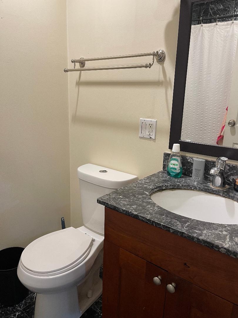 2501 W Touhy Avenue #102, Chicago, IL 60645