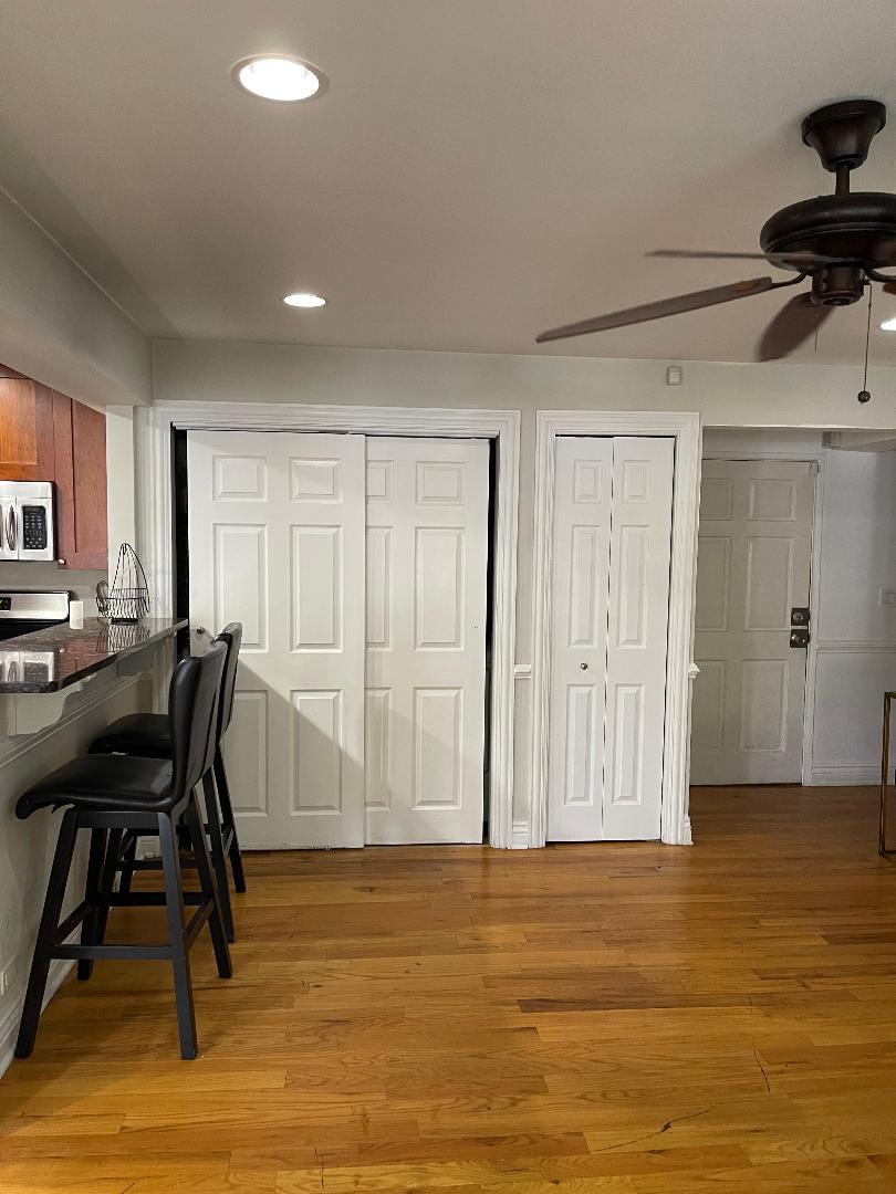 2501 W Touhy Avenue #102, Chicago, IL 60645
