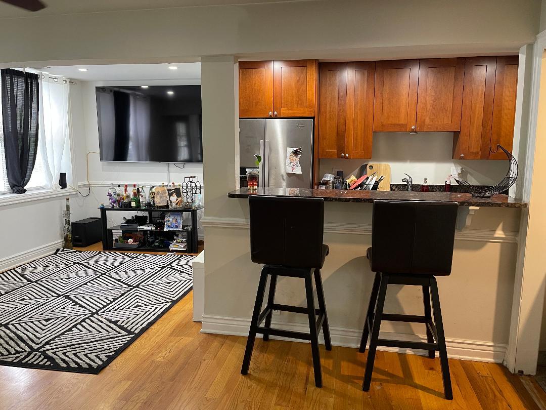 2501 W Touhy Avenue #102, Chicago, IL 60645