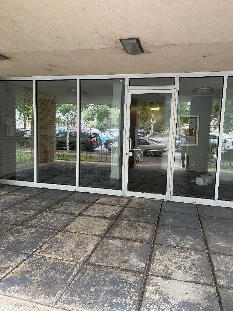 2501 W Touhy Avenue #102, Chicago, IL 60645