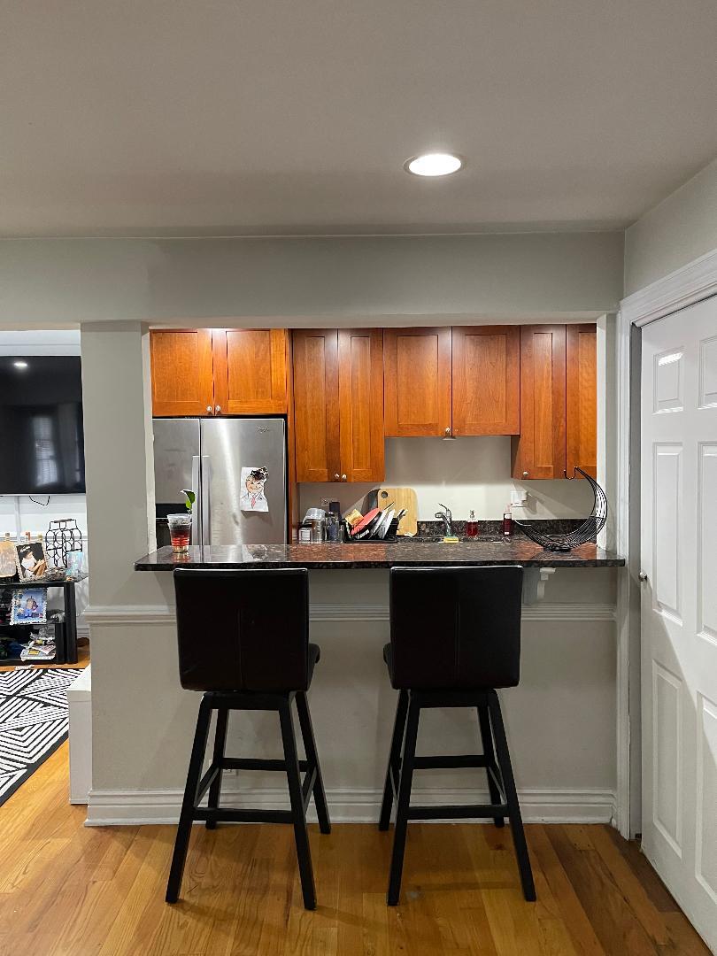 2501 W Touhy Avenue #102, Chicago, IL 60645