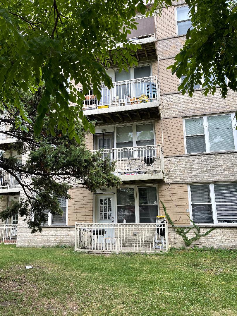 2501 W Touhy Avenue #102, Chicago, IL 60645