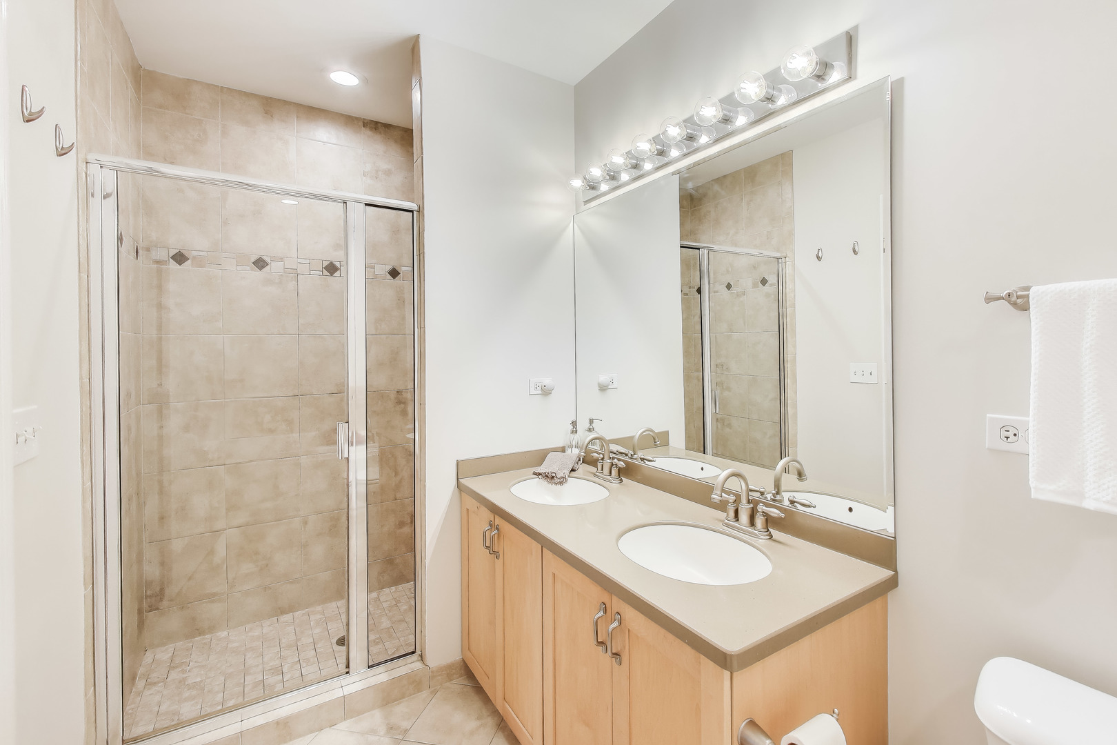5148 Cleveland Street, Skokie, IL 60077