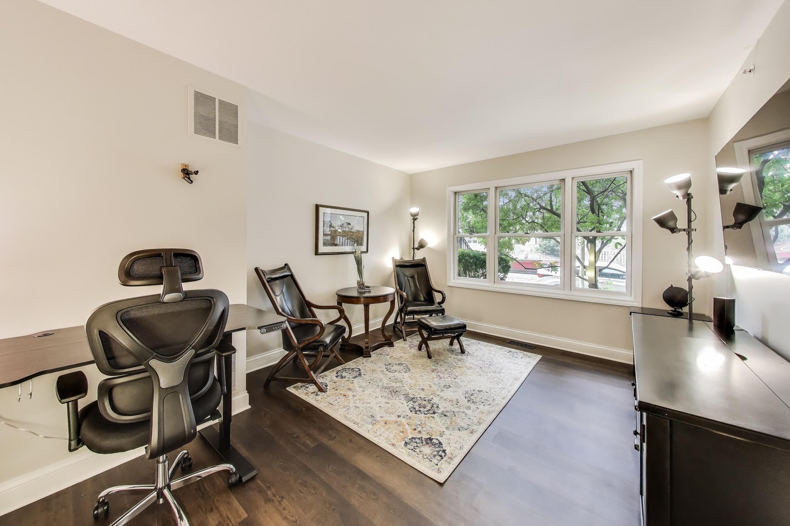 5148 Cleveland Street, Skokie, IL 60077
