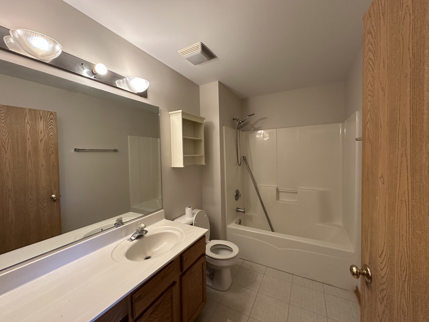 2341 Stoughton Circle #2341, Aurora, IL 60502