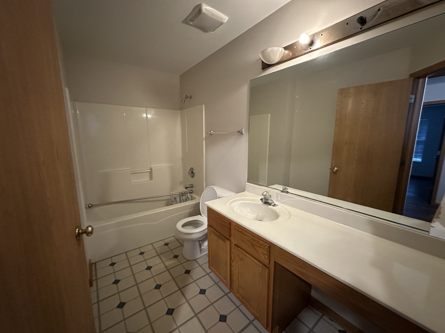 2341 Stoughton Circle #2341, Aurora, IL 60502