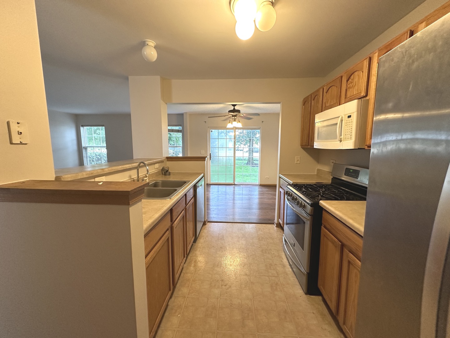 2341 Stoughton Circle #2341, Aurora, IL 60502