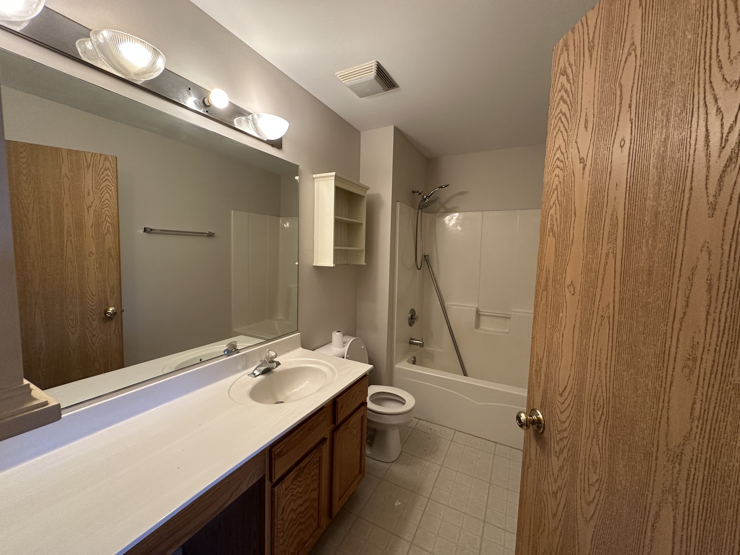 2341 Stoughton Circle #2341, Aurora, IL 60502