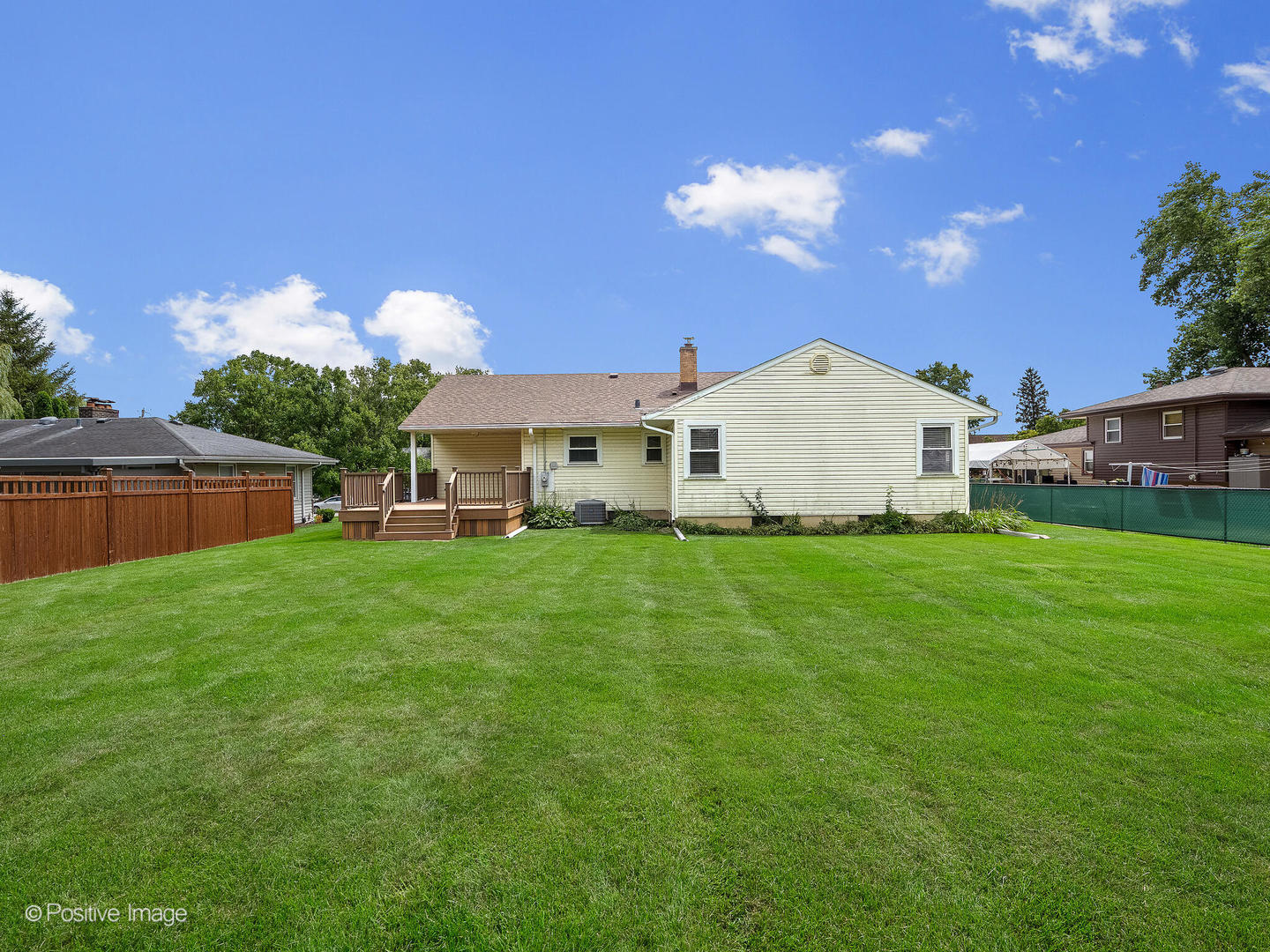 110 Holly Avenue, Darien, IL 60561