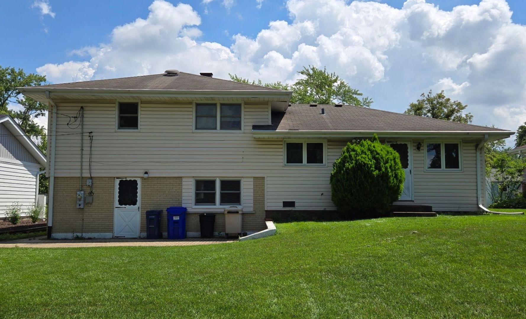 102 N Erie Street, Wheaton, IL 60187