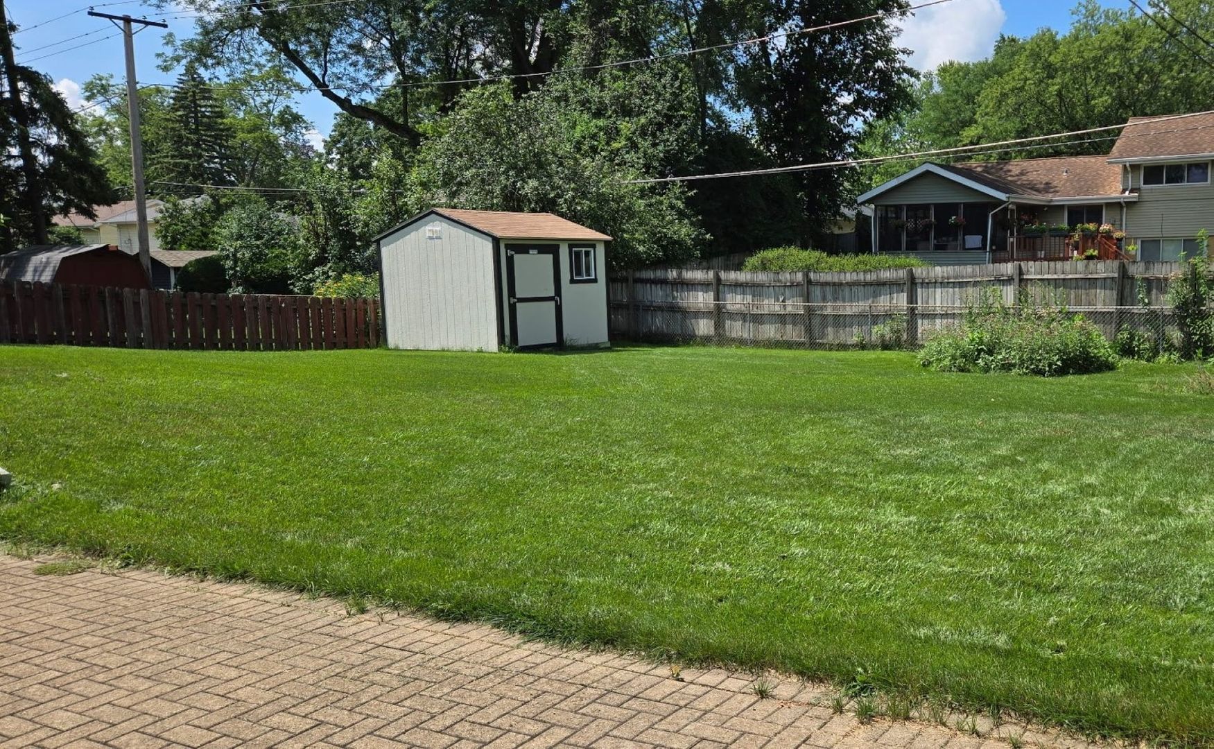 102 N Erie Street, Wheaton, IL 60187