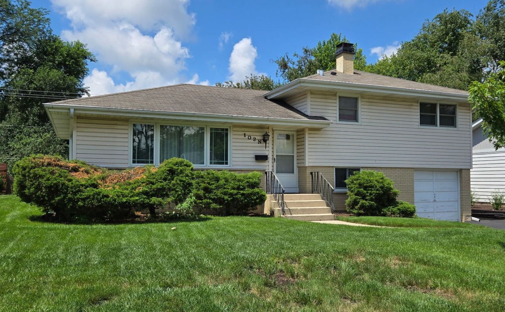 102 N Erie Street, Wheaton, IL 60187